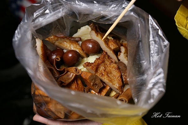 懷舊冰糖滷味：【台南美食】邊緣人獨享！水仙宮旁的懷舊風熱炒冰糖尬滷味