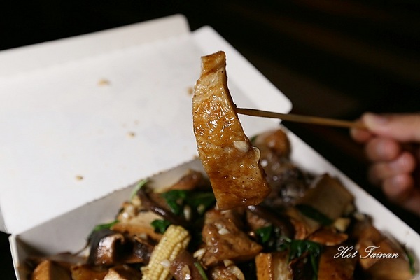 懷舊冰糖滷味：【台南美食】邊緣人獨享！水仙宮旁的懷舊風熱炒冰糖尬滷味