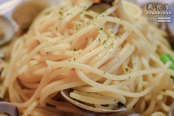 義食屋 親子餐廳(頭份中央店) | 苗栗縣/頭份市 (倉庫風格的自助式好吃又好玩平價大空間義式親子餐廳推薦)