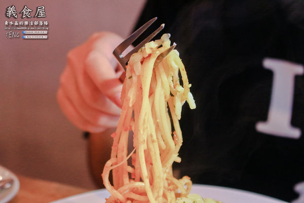 義食屋 親子餐廳(頭份中央店) | 苗栗縣/頭份市 (倉庫風格的自助式好吃又好玩平價大空間義式親子餐廳推薦)