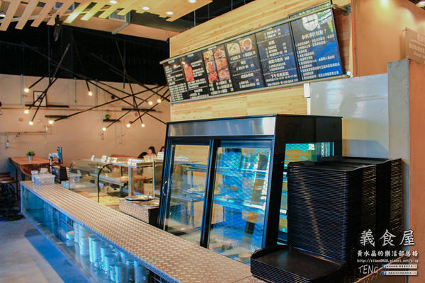 義食屋 親子餐廳(頭份中央店) | 苗栗縣/頭份市 (倉庫風格的自助式好吃又好玩平價大空間義式親子餐廳推薦)