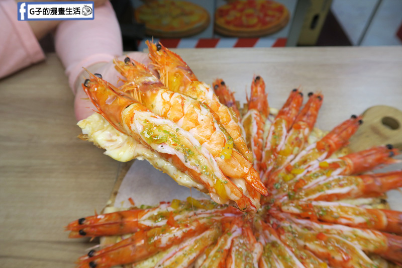 士林愛披薩 ipizza 鋪滿滿的大海蝦 獨門泰式酸辣醬