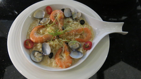 閨蜜創意廚房(高雄店)：高雄閨蜜創意廚房~再忙也要跟好朋友吃頓飯~