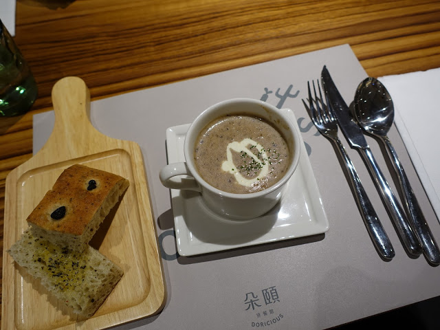 [食記] 朵頤。排餐館Doricious。高CP值七品套餐(統一時代百貨)