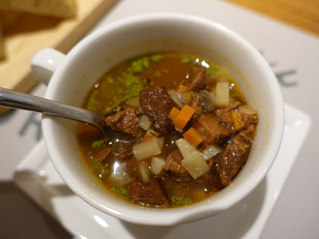 [食記] 朵頤。排餐館Doricious。高CP值七品套餐(統一時代百貨)