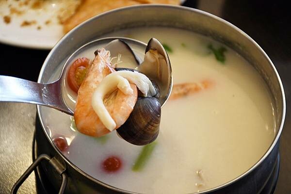 高雄平價泰式料理推薦【泰豪泰式料理】純正的泰式風味搭配上舒適的用餐空間,家庭聚餐、朋友相聚都很OK~※