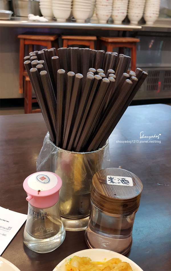 億哥牛肉湯:【台南小吃】好大間的億哥牛肉湯後甲店(南紡)