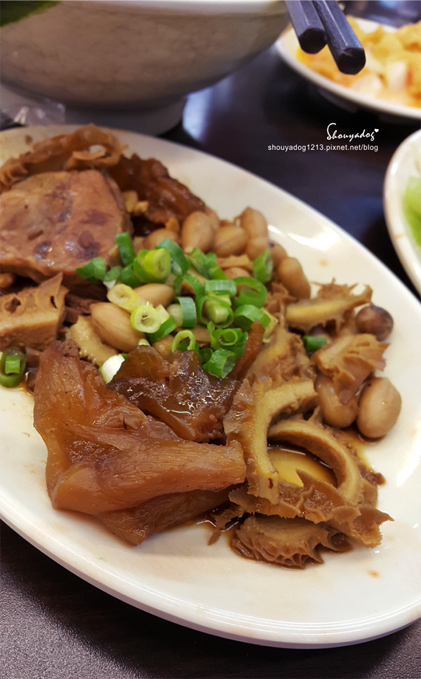 億哥牛肉湯:【台南小吃】好大間的億哥牛肉湯後甲店(南紡)