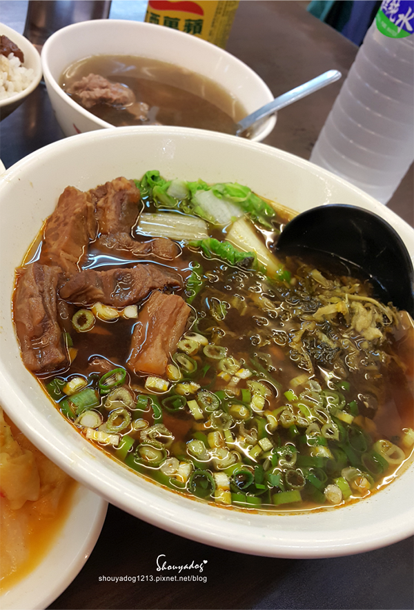 億哥牛肉湯:【台南小吃】好大間的億哥牛肉湯後甲店(南紡)