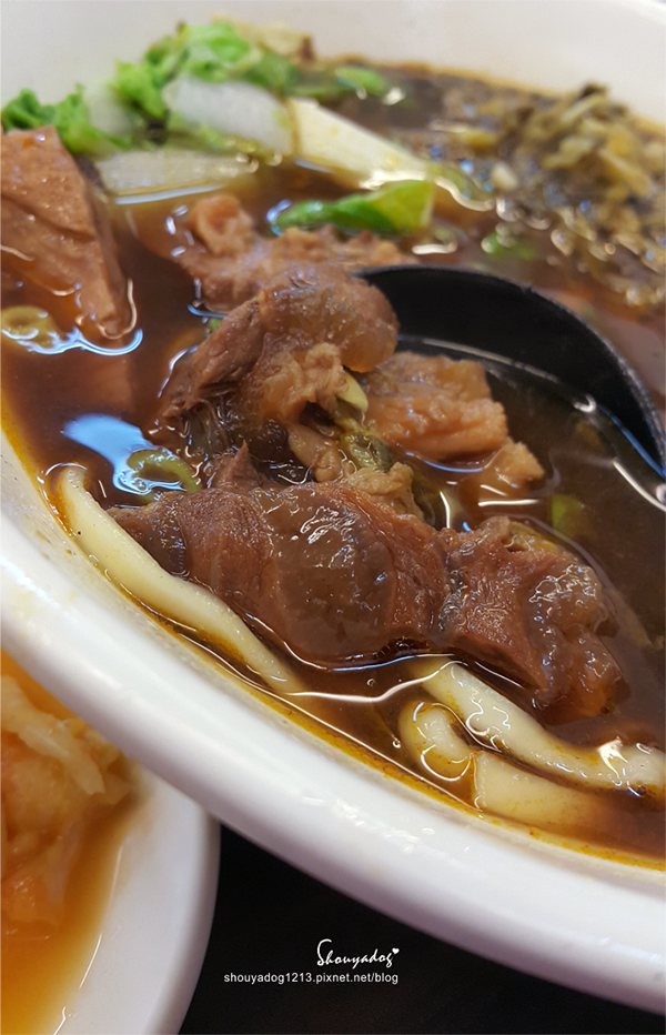 億哥牛肉湯:【台南小吃】好大間的億哥牛肉湯後甲店(南紡)