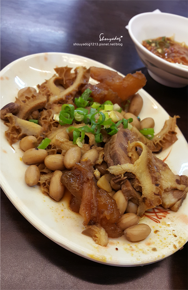億哥牛肉湯:【台南小吃】好大間的億哥牛肉湯後甲店(南紡)