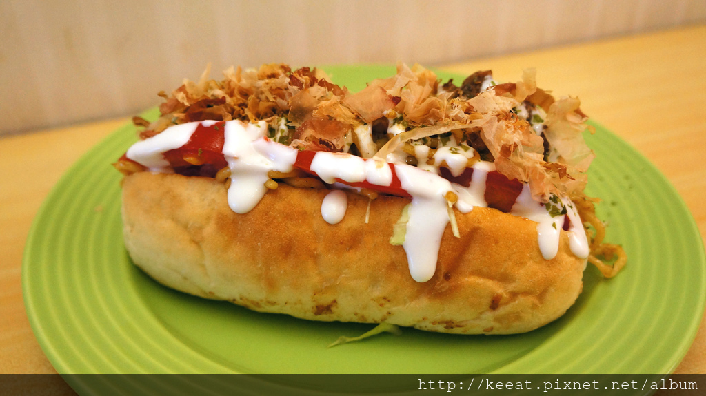 咖哩牛炒麵麵包