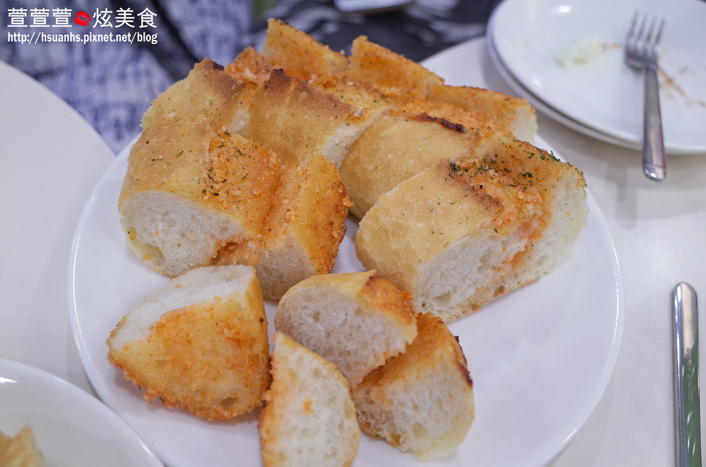 【台北】麵包劇場 Alter Ego 1892。人手一條 法國生乳蛋糕捲x帕瑪森舒芙蕾 堅持高品質原料(Line@生活圈 免費好禮四選一)