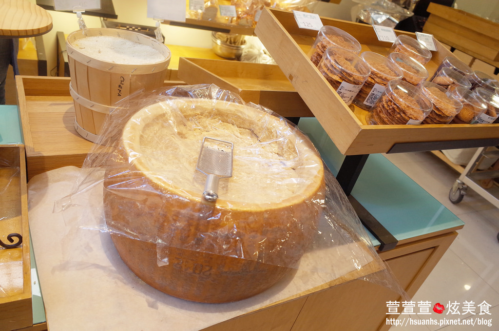 【台北】麵包劇場 Alter Ego 1892。人手一條 法國生乳蛋糕捲x帕瑪森舒芙蕾 堅持高品質原料(Line@生活圈 免費好禮四選一)