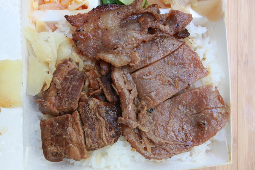 高雄市新興區吃。高雄美食｜新興區。「博義師燒肉飯」全新裝潢超舒適用餐空間搶先曝光，高雄第一家燒肉飯專賣店，飄香超