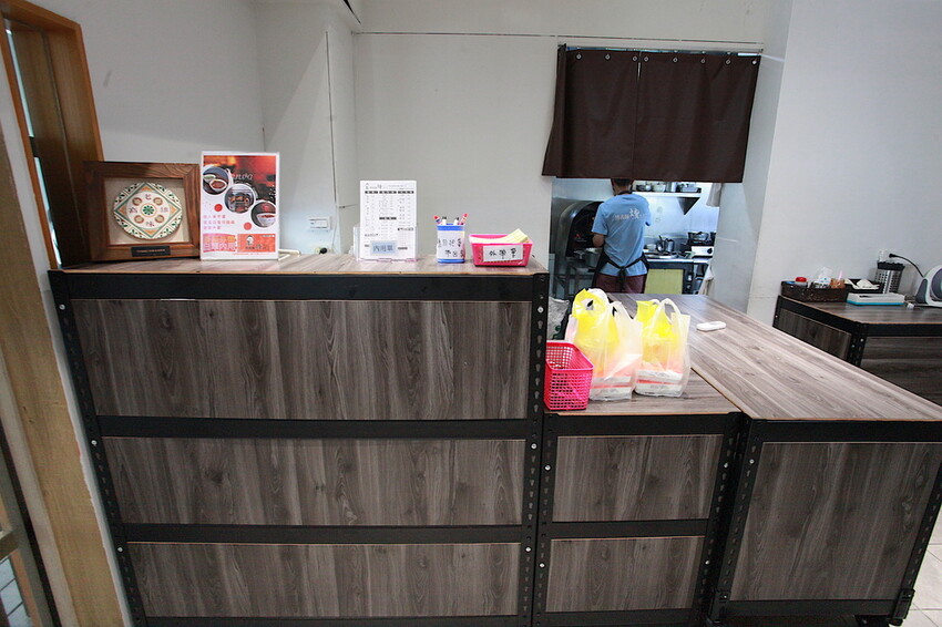 高雄市新興區吃。高雄美食｜新興區。「博義師燒肉飯」全新裝潢超舒適用餐空間搶先曝光，高雄第一家燒肉飯專賣店，飄香超