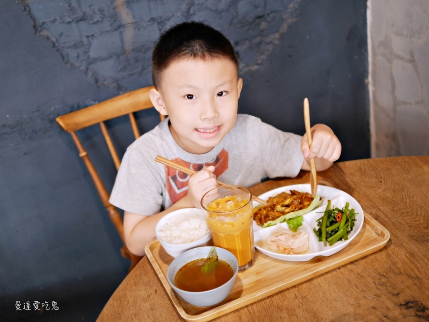 【台南美食】kokoni green。在50年老宅裡發現泰式好滋味!台南中西區|台南老屋|台南泰式料理 - 曼達愛吃鬼