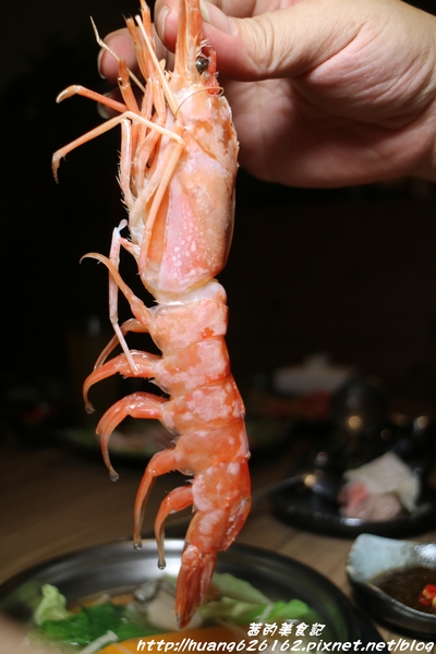 一品堂IPPIN 精緻涮涮鍋：【新北板橋區】板橋火鍋推薦『一品堂IPPIN 精緻涮涮鍋』霸氣大海陸鍋/極黑和牛雪花