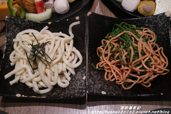 一品堂IPPIN 精緻涮涮鍋：【新北板橋區】板橋火鍋推薦『一品堂IPPIN 精緻涮涮鍋』霸氣大海陸鍋/極黑和牛雪花