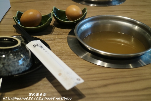 一品堂IPPIN 精緻涮涮鍋：【新北板橋區】板橋火鍋推薦『一品堂IPPIN 精緻涮涮鍋』霸氣大海陸鍋/極黑和牛雪花