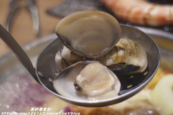 一品堂IPPIN 精緻涮涮鍋：【新北板橋區】板橋火鍋推薦『一品堂IPPIN 精緻涮涮鍋』霸氣大海陸鍋/極黑和牛雪花