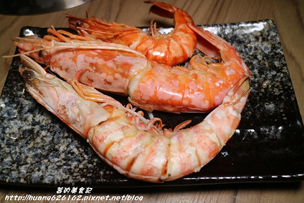 一品堂IPPIN 精緻涮涮鍋：【新北板橋區】板橋火鍋推薦『一品堂IPPIN 精緻涮涮鍋』霸氣大海陸鍋/極黑和牛雪花