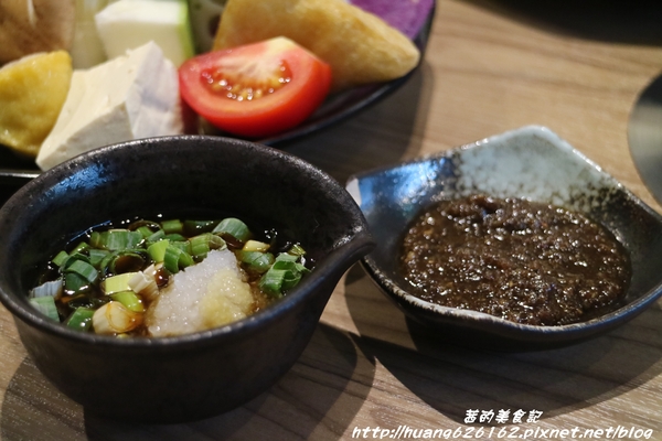 一品堂IPPIN 精緻涮涮鍋：【新北板橋區】板橋火鍋推薦『一品堂IPPIN 精緻涮涮鍋』霸氣大海陸鍋/極黑和牛雪花