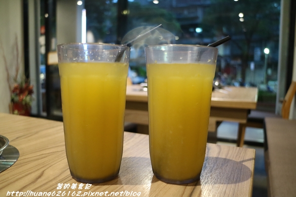 一品堂IPPIN 精緻涮涮鍋：【新北板橋區】板橋火鍋推薦『一品堂IPPIN 精緻涮涮鍋』霸氣大海陸鍋/極黑和牛雪花