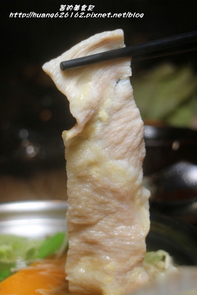 一品堂IPPIN 精緻涮涮鍋：【新北板橋區】板橋火鍋推薦『一品堂IPPIN 精緻涮涮鍋』霸氣大海陸鍋/極黑和牛雪花