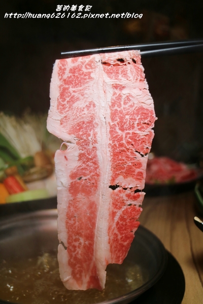 一品堂IPPIN 精緻涮涮鍋：【新北板橋區】板橋火鍋推薦『一品堂IPPIN 精緻涮涮鍋』霸氣大海陸鍋/極黑和牛雪花