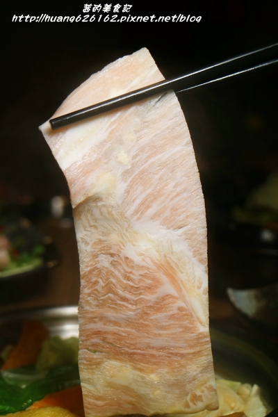 一品堂IPPIN 精緻涮涮鍋：【新北板橋區】板橋火鍋推薦『一品堂IPPIN 精緻涮涮鍋』霸氣大海陸鍋/極黑和牛雪花