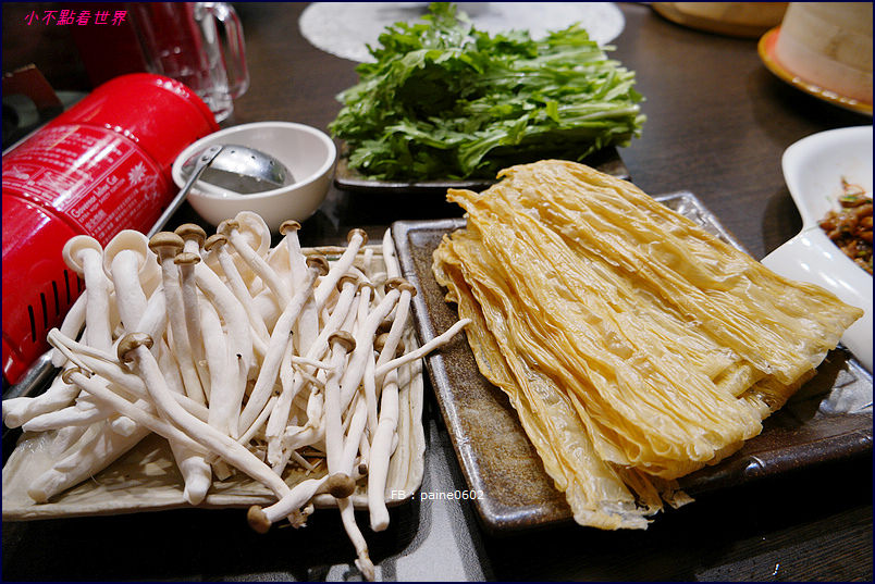 [台北]東區•大宅門乾鍋鴨頭.真正源自中國.乾的火鍋.酥脆鴨頭一鍋兩吃 - 小不點看世界★Paine吃玩世界旅遊趣