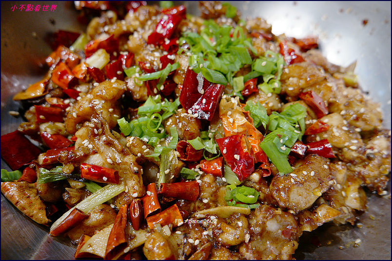 [台北]東區•大宅門乾鍋鴨頭.真正源自中國.乾的火鍋.酥脆鴨頭一鍋兩吃 - 小不點看世界★Paine吃玩世界旅遊趣