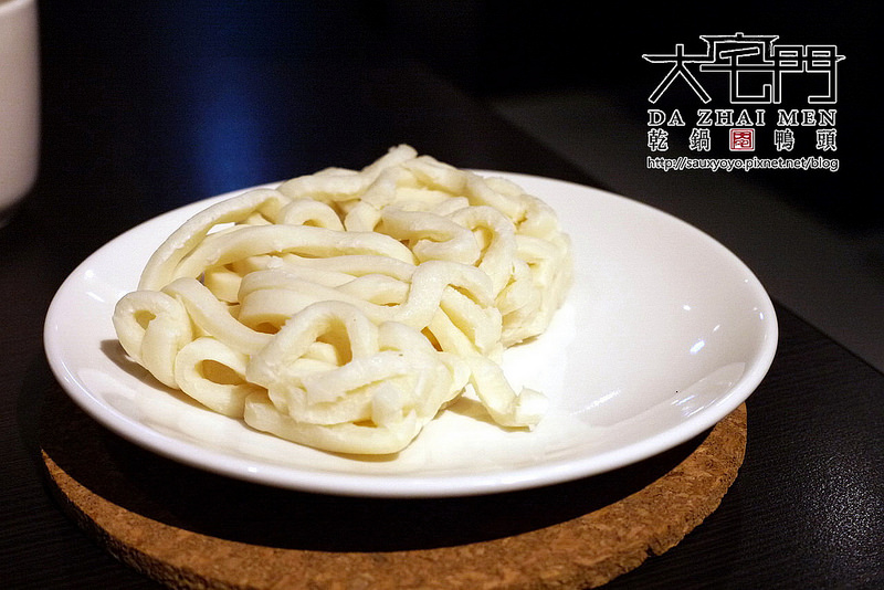 【台北】大宅門乾鍋鴨頭-台北敦化 ~ 從高雄紅到台北的鴨頭料理名店。香麻好吃乾鍋鴨頭。極品龍骨湯頭濃郁好喝!!!  大堆!!!