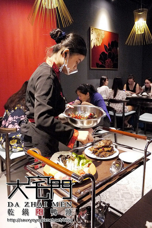 【台北】大宅門乾鍋鴨頭-台北敦化 ~ 從高雄紅到台北的鴨頭料理名店。香麻好吃乾鍋鴨頭。極品龍骨湯頭濃郁好喝!!!  大堆!!!