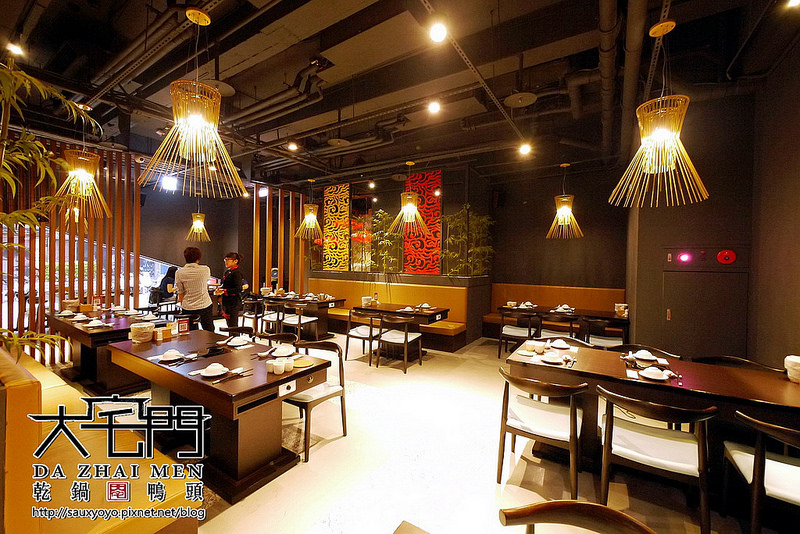 【台北】大宅門乾鍋鴨頭-台北敦化 ~ 從高雄紅到台北的鴨頭料理名店。香麻好吃乾鍋鴨頭。極品龍骨湯頭濃郁好喝!!!  大堆!!!