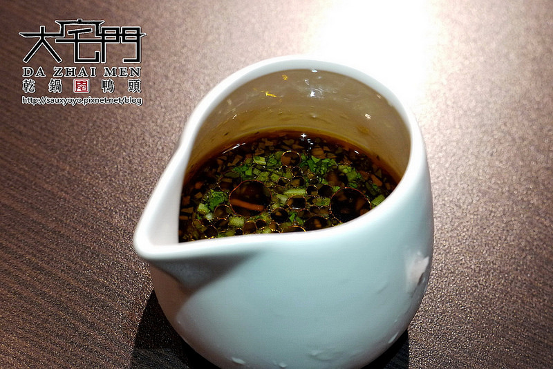 【台北】大宅門乾鍋鴨頭-台北敦化 ~ 從高雄紅到台北的鴨頭料理名店。香麻好吃乾鍋鴨頭。極品龍骨湯頭濃郁好喝!!!  大堆!!!