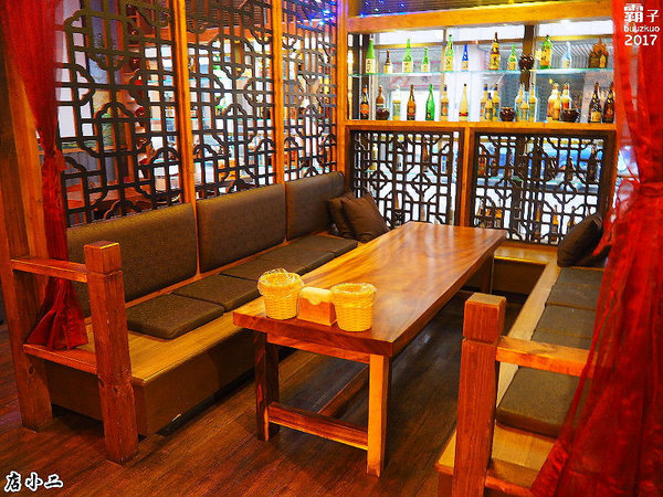 店小二串燒燒肉：店小二串燒、異國料理，中國風居酒屋氣氛佳~