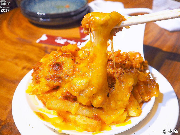 店小二串燒燒肉：店小二串燒、異國料理，中國風居酒屋氣氛佳~