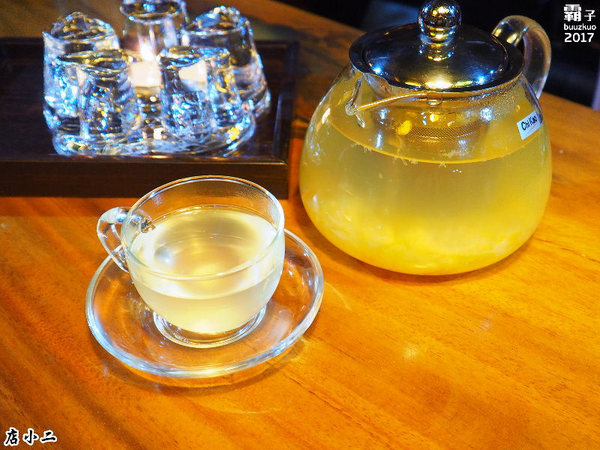 店小二串燒燒肉：店小二串燒、異國料理，中國風居酒屋氣氛佳~