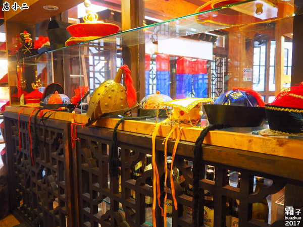 店小二串燒燒肉：店小二串燒、異國料理，中國風居酒屋氣氛佳~