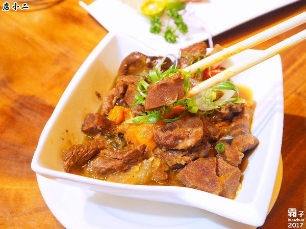 店小二串燒燒肉：店小二串燒、異國料理，中國風居酒屋氣氛佳~