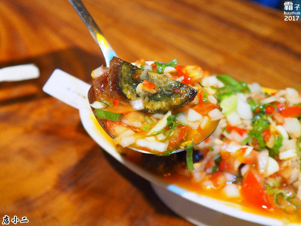 店小二串燒燒肉：店小二串燒、異國料理，中國風居酒屋氣氛佳~