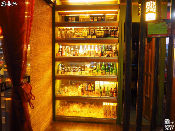 店小二串燒燒肉：店小二串燒、異國料理，中國風居酒屋氣氛佳~