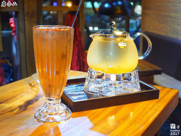 店小二串燒燒肉：店小二串燒、異國料理，中國風居酒屋氣氛佳~