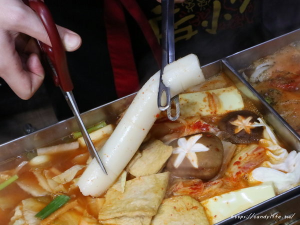 店小二串燒燒肉:台中美食│店小二串燒vs燒肉(忠明店)〃台中大宵夜推薦!浮誇系列鴛鴦火鍋驚豔登場!