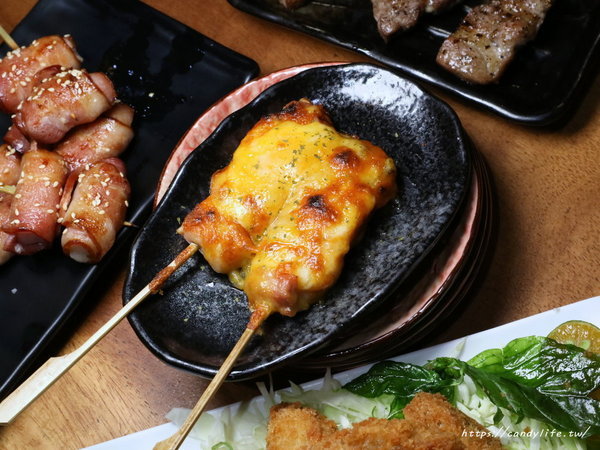 店小二串燒燒肉:台中美食│店小二串燒vs燒肉(忠明店)〃台中大宵夜推薦!浮誇系列鴛鴦火鍋驚豔登場!