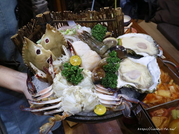 店小二串燒燒肉:台中美食│店小二串燒vs燒肉(忠明店)〃台中大宵夜推薦!浮誇系列鴛鴦火鍋驚豔登場!