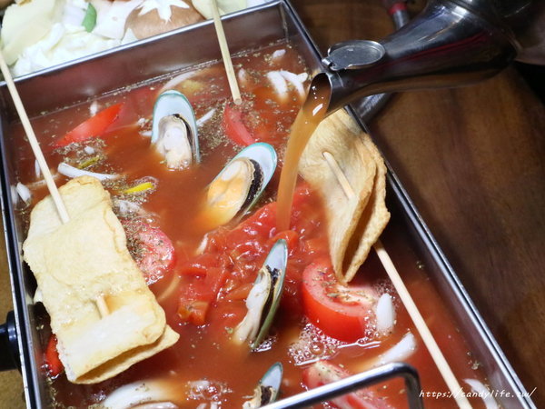 店小二串燒燒肉:台中美食│店小二串燒vs燒肉(忠明店)〃台中大宵夜推薦!浮誇系列鴛鴦火鍋驚豔登場!