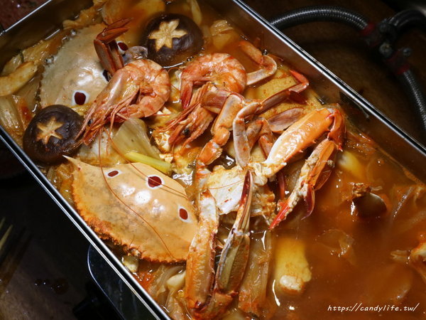 店小二串燒燒肉:台中美食│店小二串燒vs燒肉(忠明店)〃台中大宵夜推薦!浮誇系列鴛鴦火鍋驚豔登場!